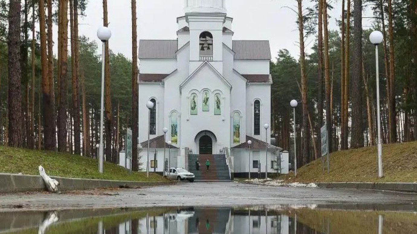 В храме Серафима Саровского в Заречном не хватает пандуса