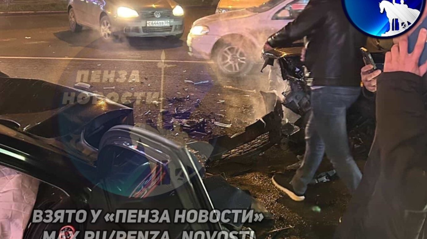 Очевидцы сообщили о жестком ДТП у ТЦ «Суворовский»