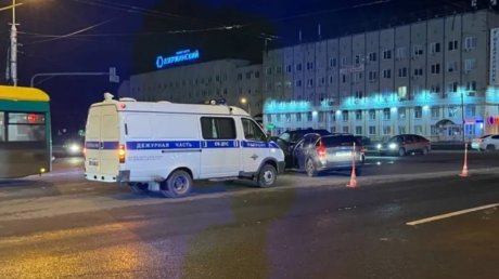 Очевидцы сообщили о жестком ДТП у ТЦ «Суворовский»