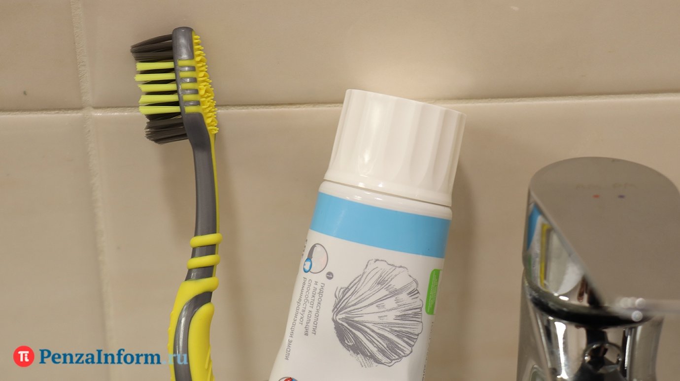 Стоматолог попросил не полоскать рот после чистки зубов