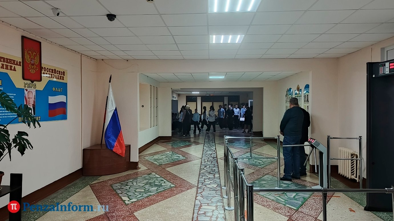 В мае в школах вместо звонков включат песни о войне