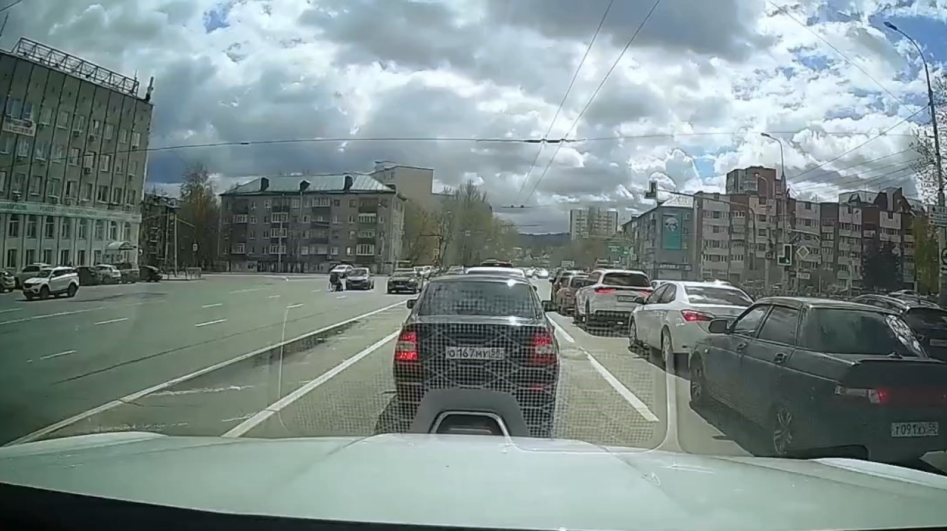 На улице Кулакова в Пензе сбили инвалида-колясочника