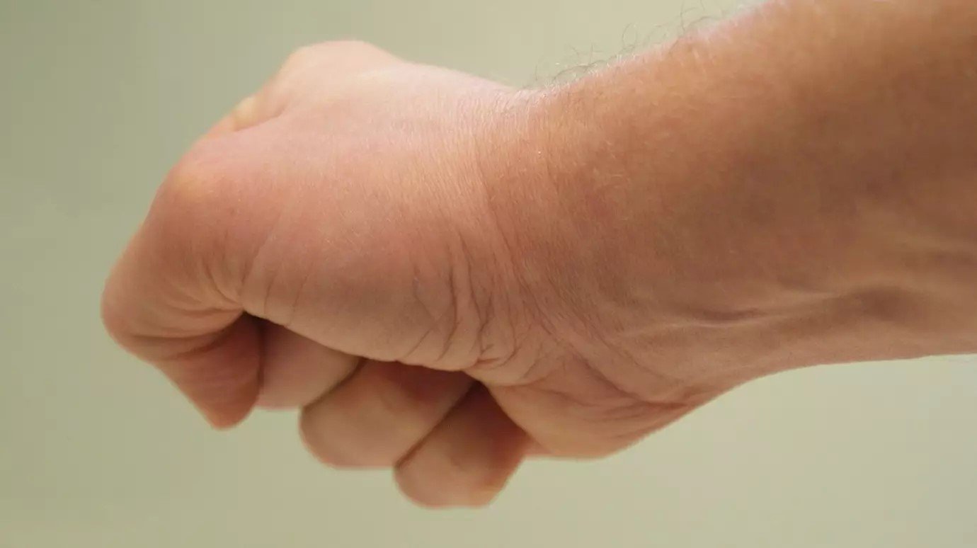 Житель Бессоновского района побил участкового из-за старой обиды