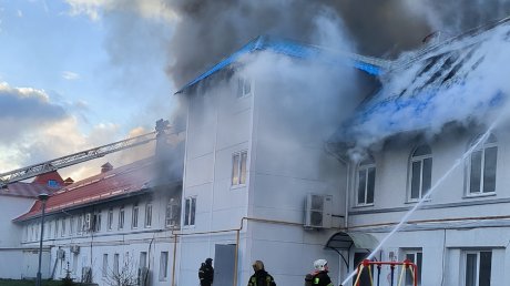 Появились кадры с места серьезного пожара в Засечном