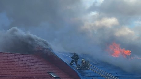 Появились кадры с места серьезного пожара в Засечном