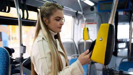 Пензенцы сэкономили уже более 5 млн рублей, оплачивая проезд смартфоном
