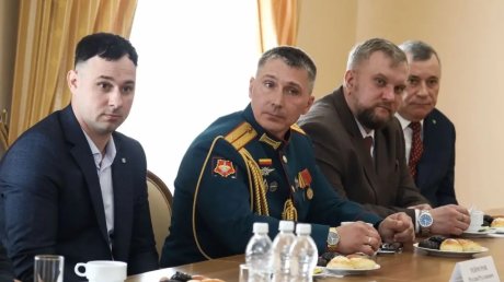Губернатор встретился с финалистами проекта «Герои Пензенского края»
