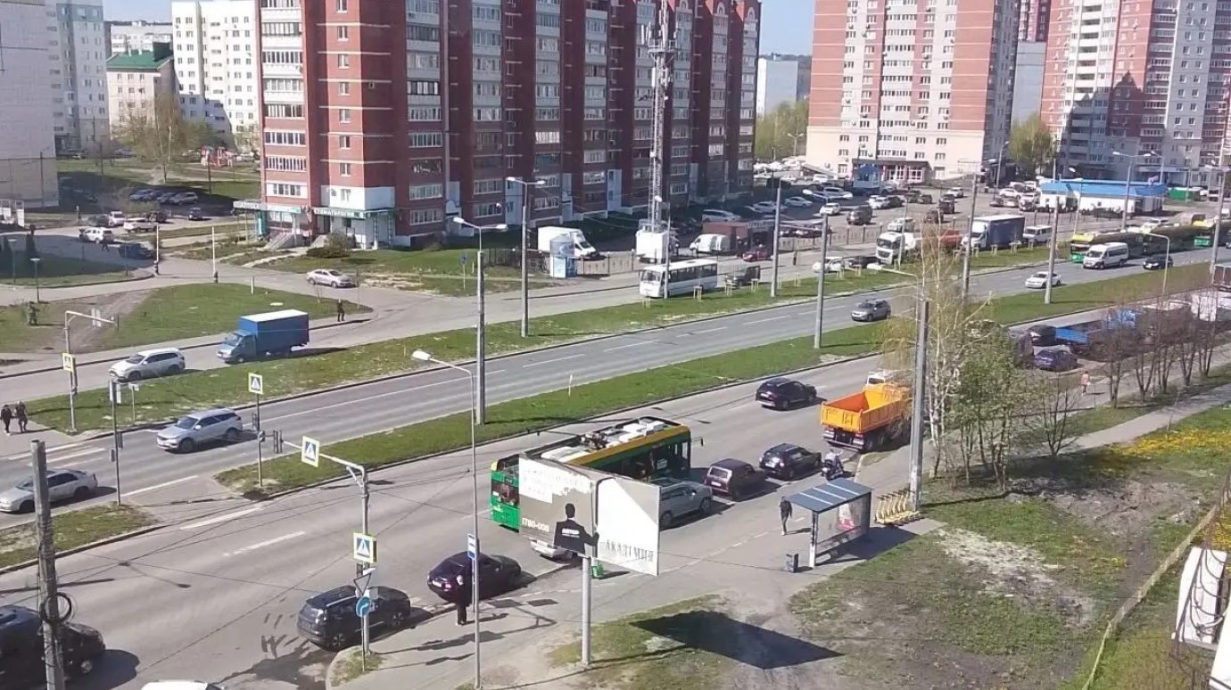 Посетители МРЭО создали проблему на проспекте Строителей