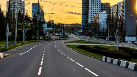 На улицах Пензы обновляют дорожную разметку