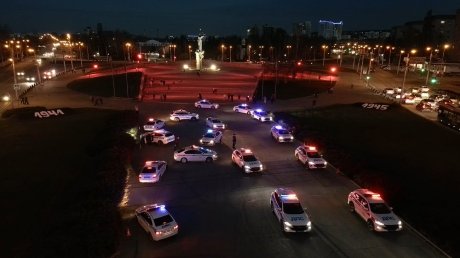В Пензе машины ДПС выстроились в число 81