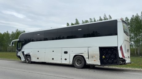 Появились новые кадры с места серьезной аварии в Пензенском районе