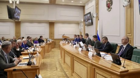 Губернатор выступил на слушаниях по проекту «Экологическое благополучие»