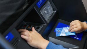 61% россиян готовы открыть ребенку доступ в детский банк