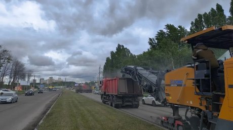 На проспекте Строителей в Пензе меняют асфальт