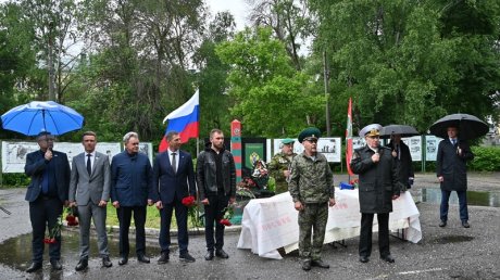 В сквере Дзержинского в Пензе отметили День пограничника