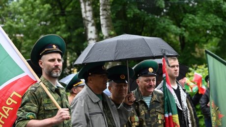 В сквере Дзержинского в Пензе отметили День пограничника