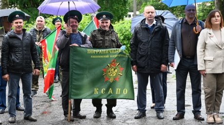 В сквере Дзержинского в Пензе отметили День пограничника