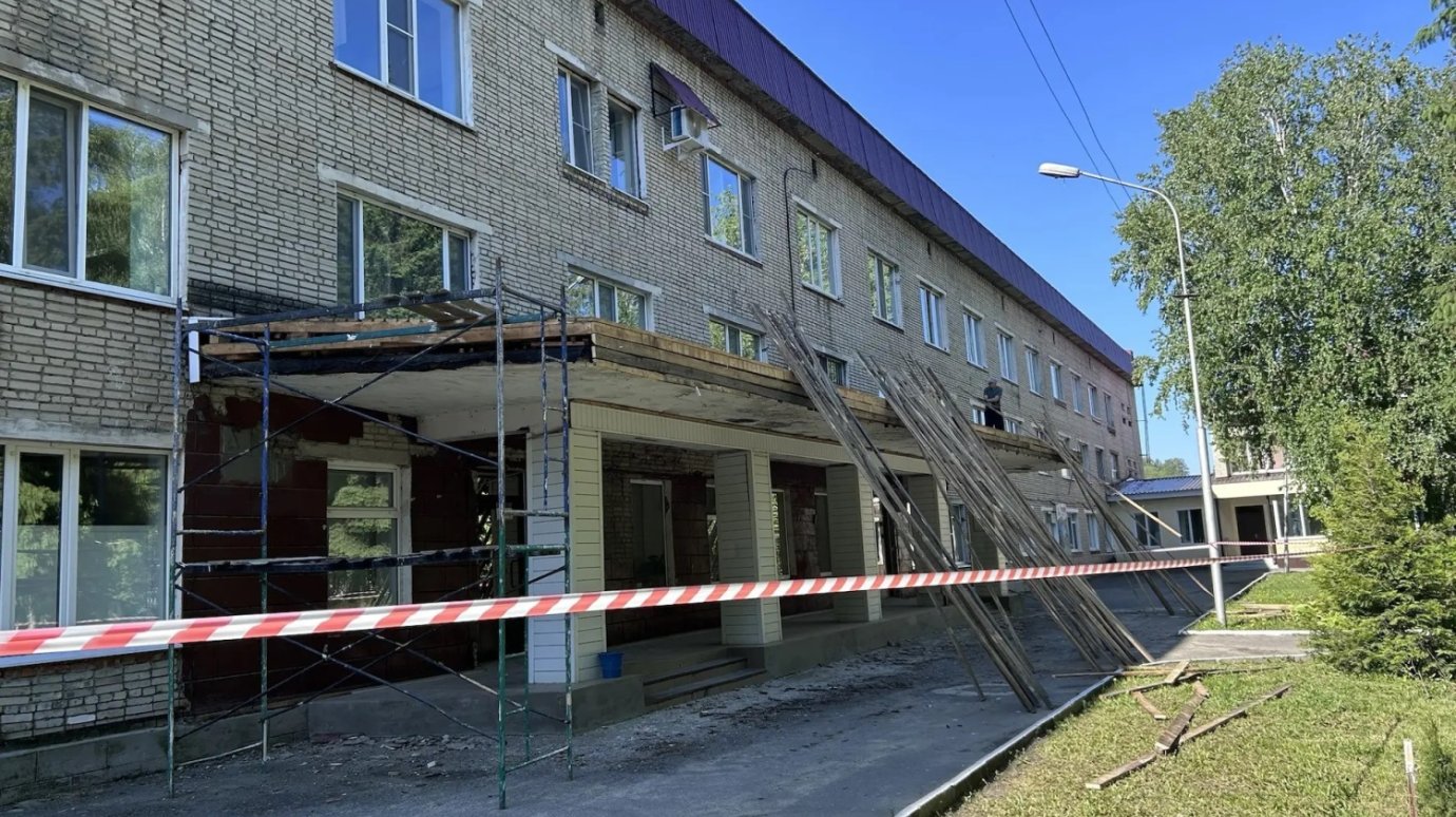В Кузнецке в здании детской больницы и поликлиники начался ремонт