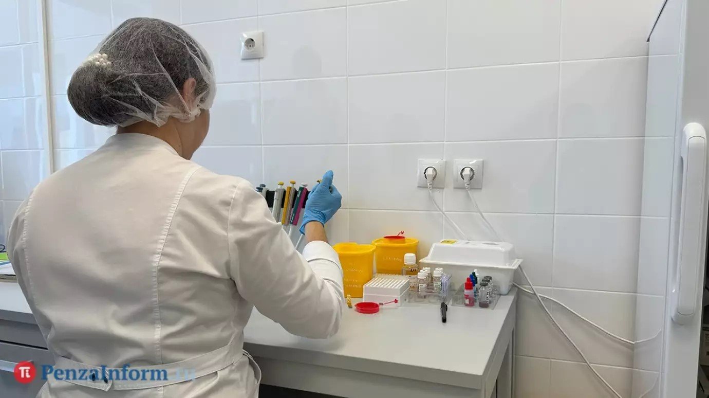 Врач перечислил опасные изменения родинок