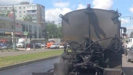 На проспекте Строителей в Пензе укладывают асфальт