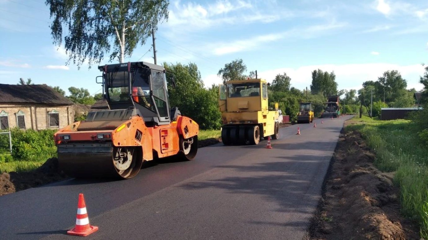 В Наровчатском районе ремонтируют участок дороги