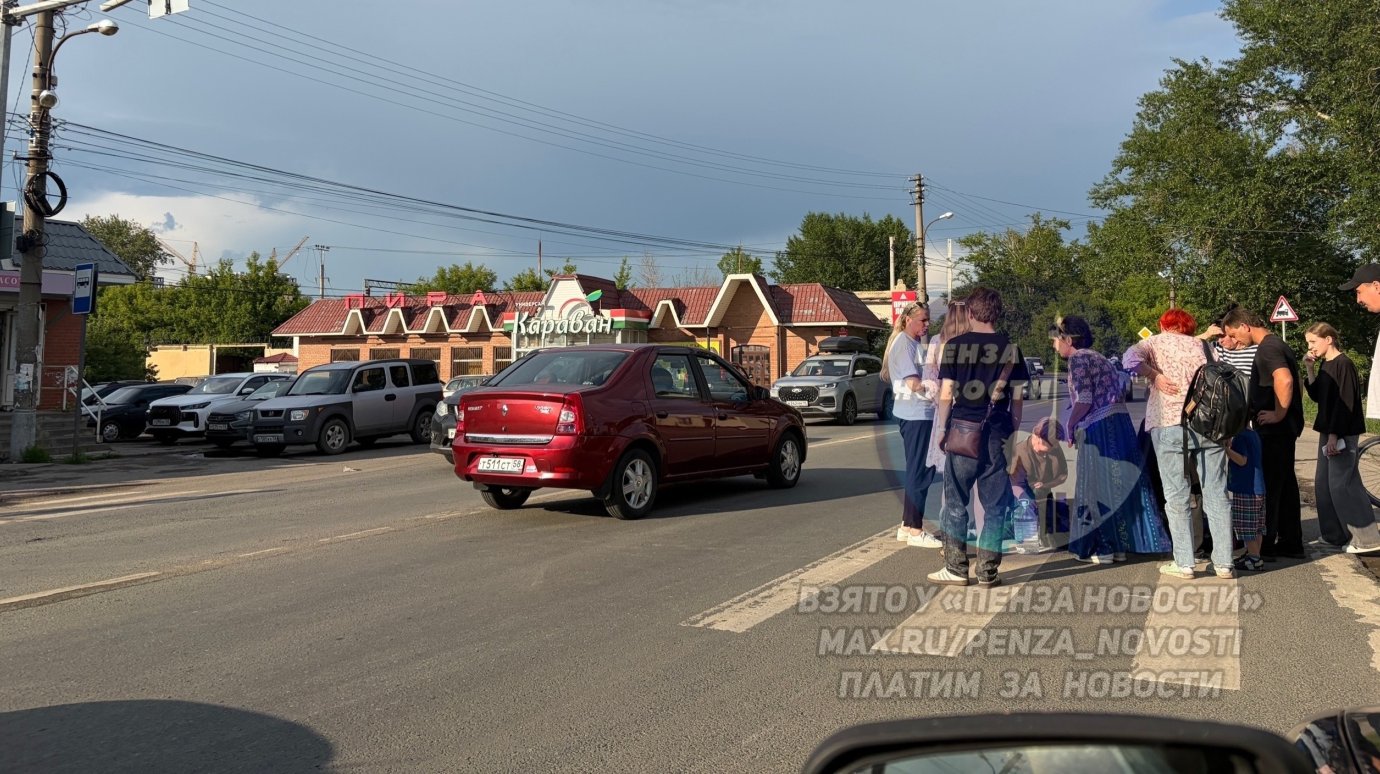 На ул. Свободы подросток врезался в стоявший автомобиль