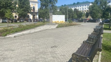 В трех пензенских скверах появились новые скамейки и урны