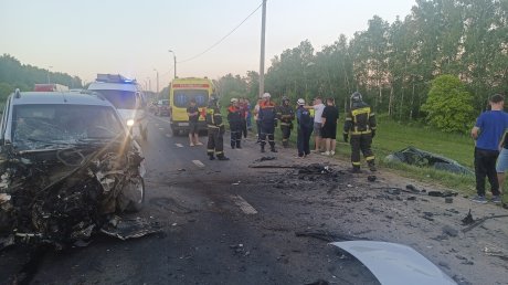Появились новые фото с места смертельного ДТП у Поселка ЗИФ