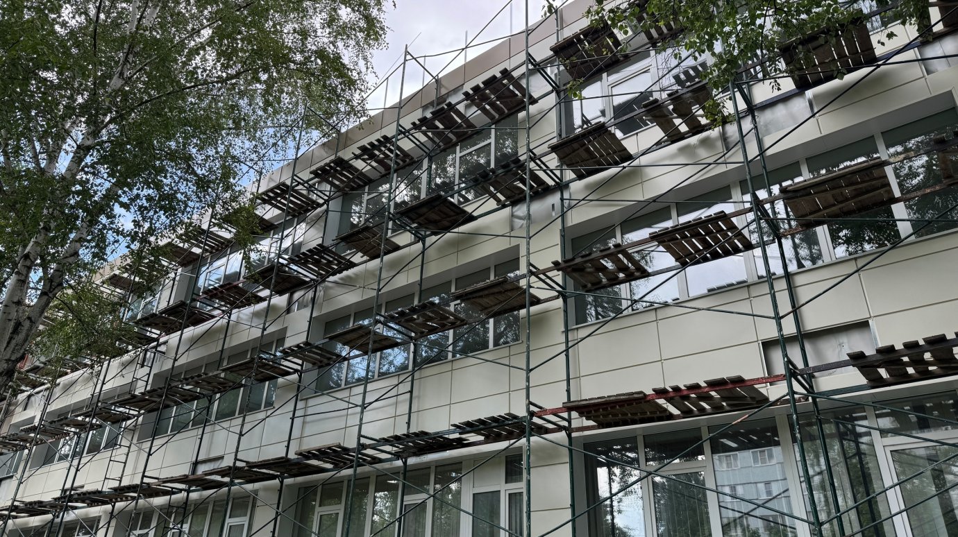 В Пензе продолжают капитально ремонтировать 3 учебных заведения