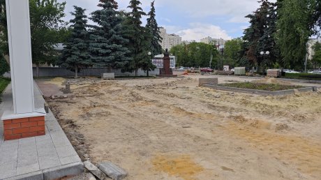 В сквере Л. Б. Ермина в центре Пензы сняли тротуарную плитку