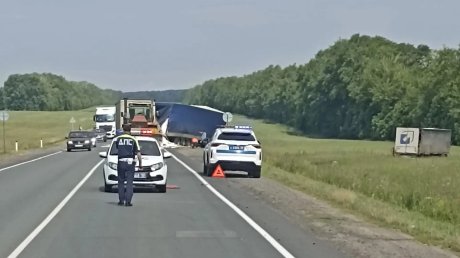 В Пензенском районе столкнулись две фуры