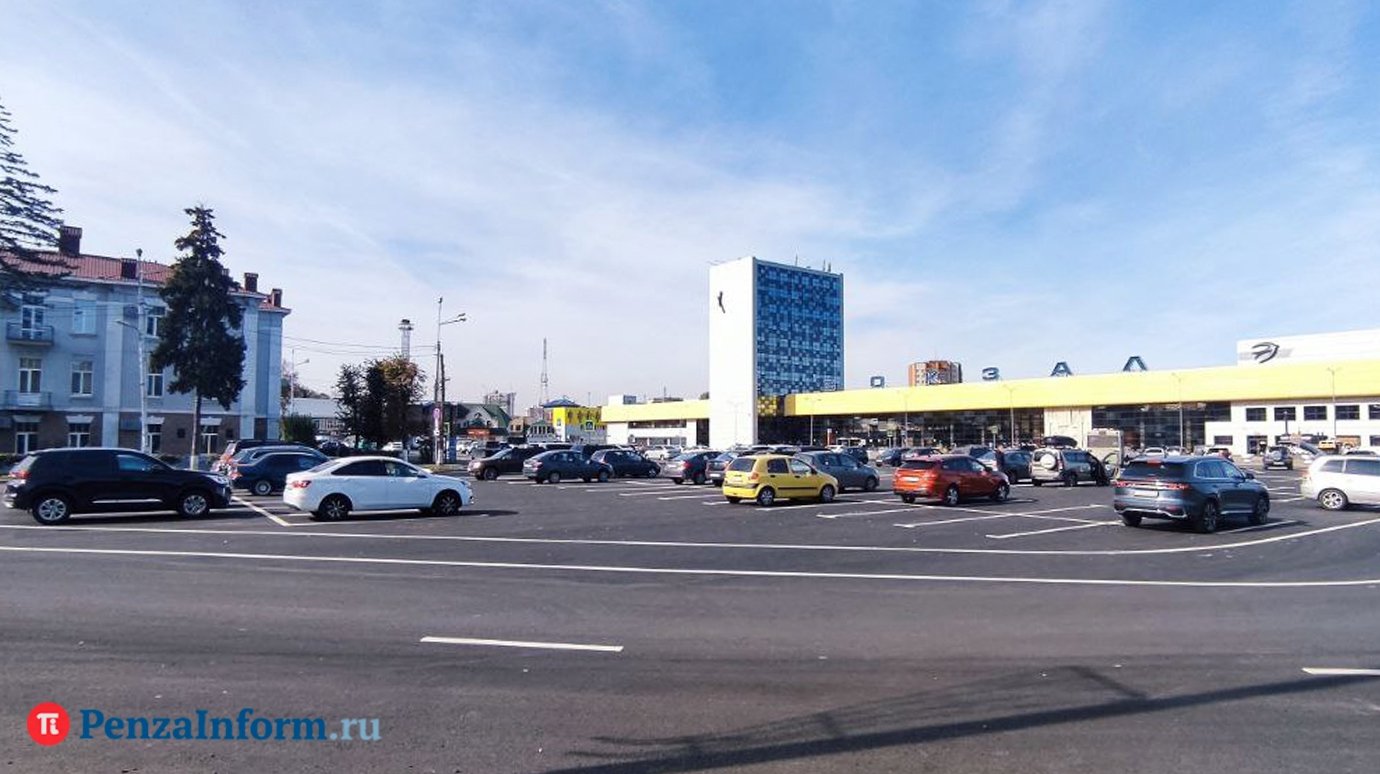 Парковку на Привокзальной площади можно оплачивать по суткам