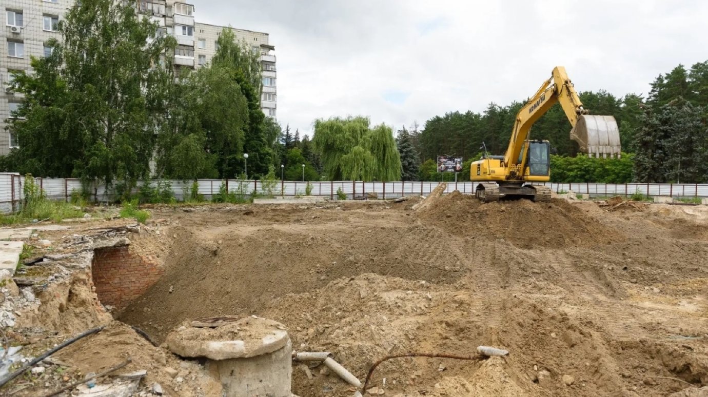 В Заречном на месте кинотеатра «Россия» строят современный МФЦ