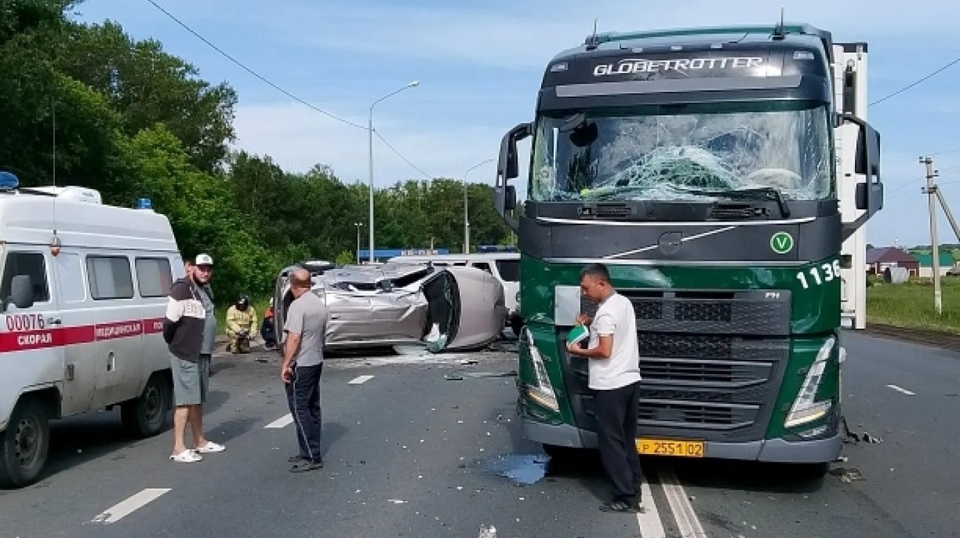 В ДТП с 4 автомобилями в Нижней Елюзани пострадали 3 человека