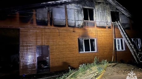 В Кузнецком районе подожгли дом, пострадал мужчина