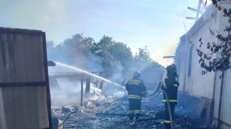 При пожаре в Никольском районе пострадал мужчина