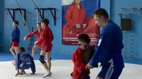 Губернатор сообщил об обновлении инвентаря 4 спортшкол региона