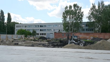 Бассейн в Заре планируют сдать к концу года