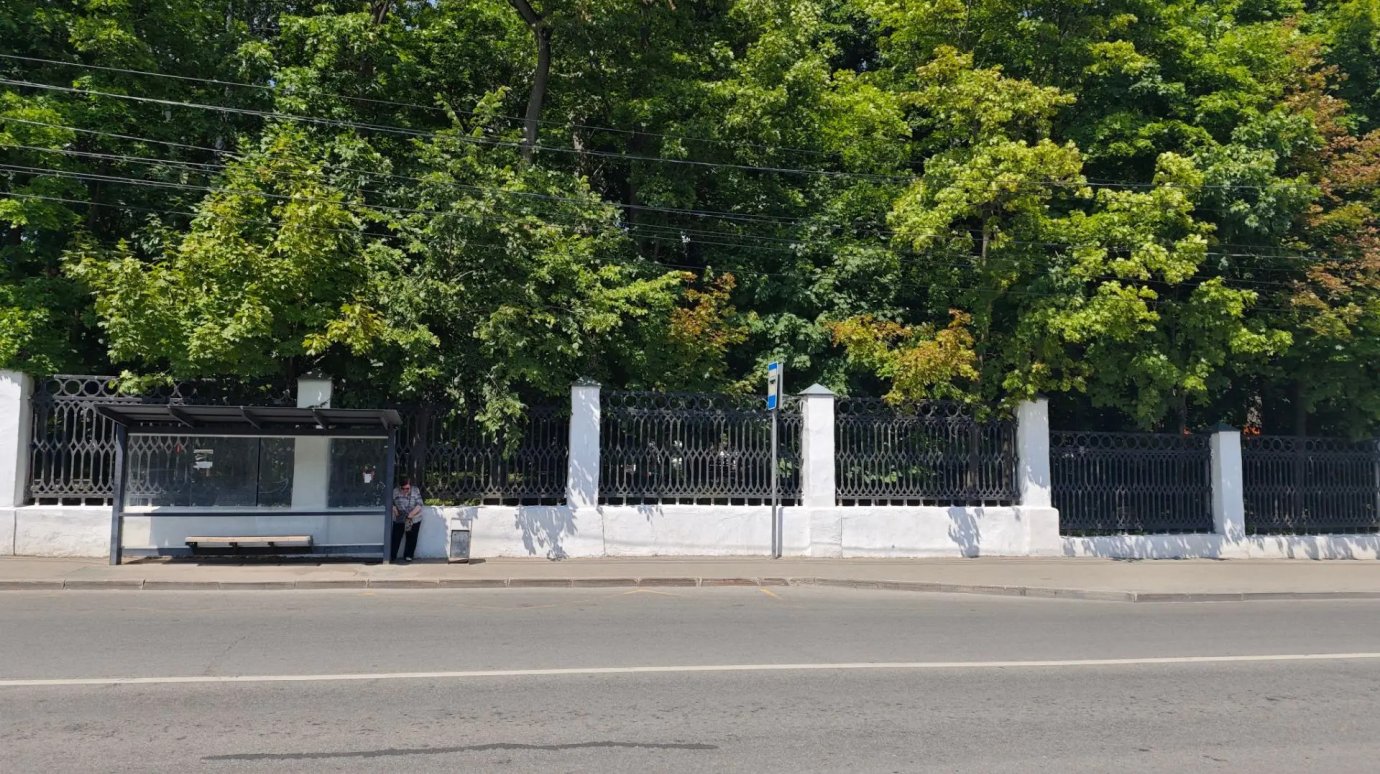 С ограды парка Белинского исчезла почти вся наружная реклама