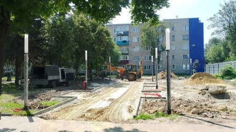 В Кузнецке заливают фундамент под памятник участникам СВО