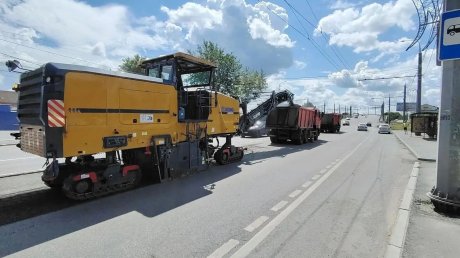 На улице Баумана в Пензе обновляют дорожное покрытие