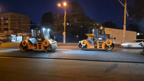 На Беляевском путепроводе в Пензе по ночам ремонтируют асфальт