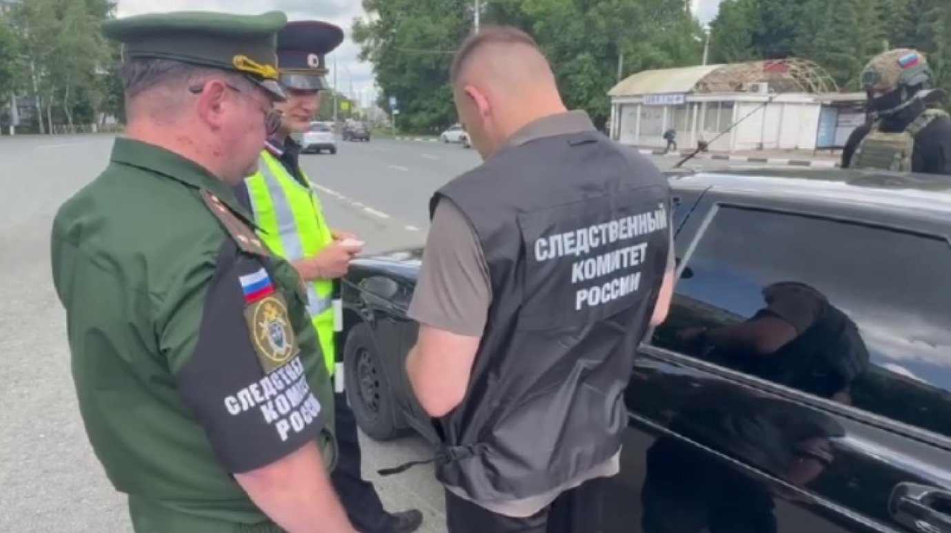 В Пензе 5 бывшим мигрантам вручили повестки в военкомат