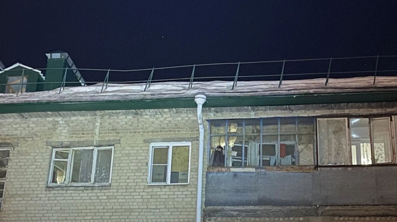 Директора УК будут судить за падение наледи на улице Фрунзе