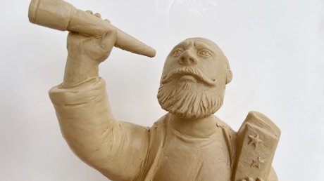 Начали отливать фигуры «пензяков-добряков»