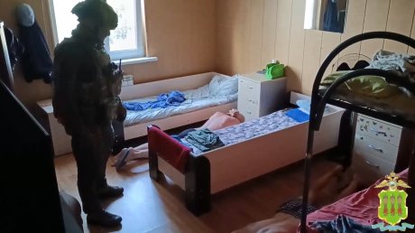 В Пензе задержали 8 мужчин, выдававших себя за мастеров