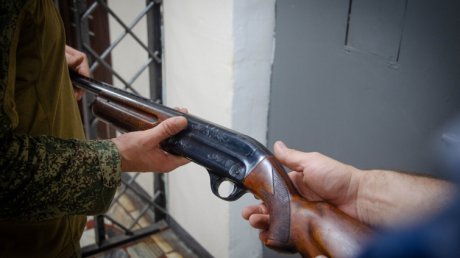 Управление Росгвардии передало в зону СВО 81 изъятое ружье