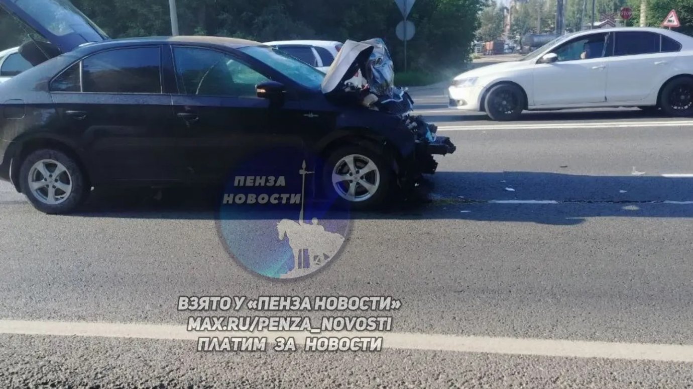 В Пензе у Монтажного водитель Chevrolet сбил женщину с ребенком
