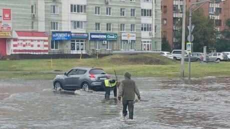 В Пензе коммунальщики борются с последствиями непогоды