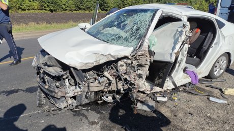 Под Богословкой столкнулись Hyundai Solaris и КамАЗ